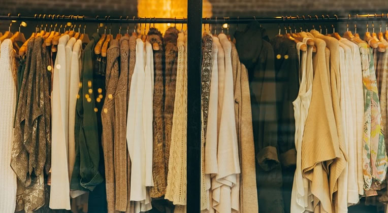 Guia de iniciantes: como vender roupas de segunda mão